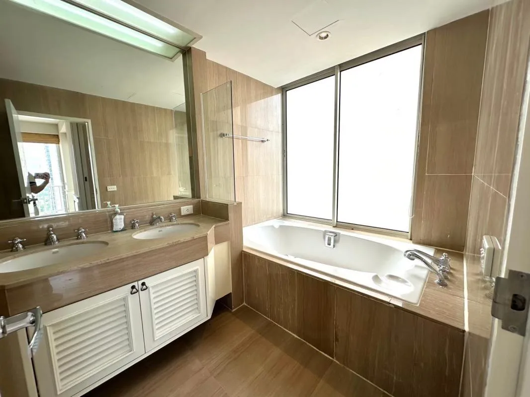 Property photos for Langsuan Ville