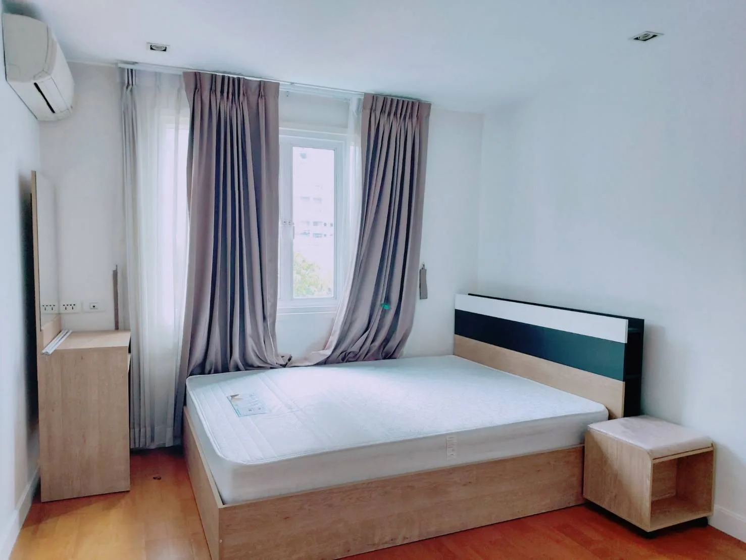 Property photos for Le Nice Ekamai