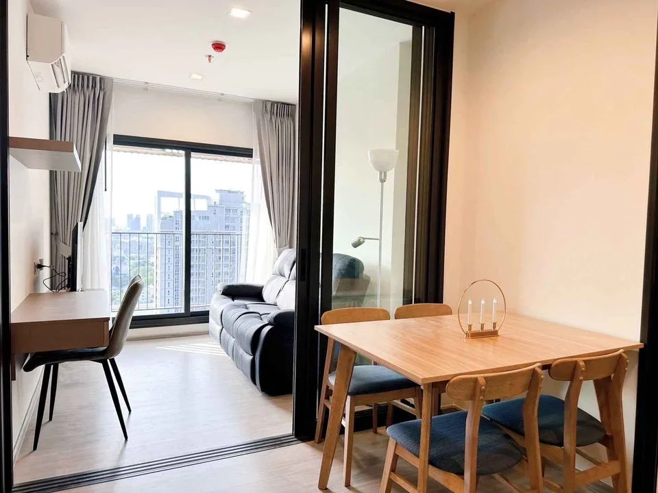 Property photos for Life Asoke Hype