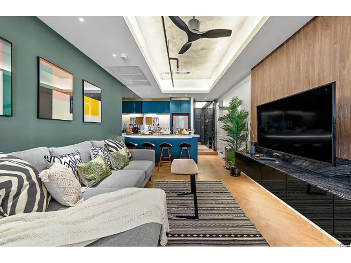Property photos for State Tower