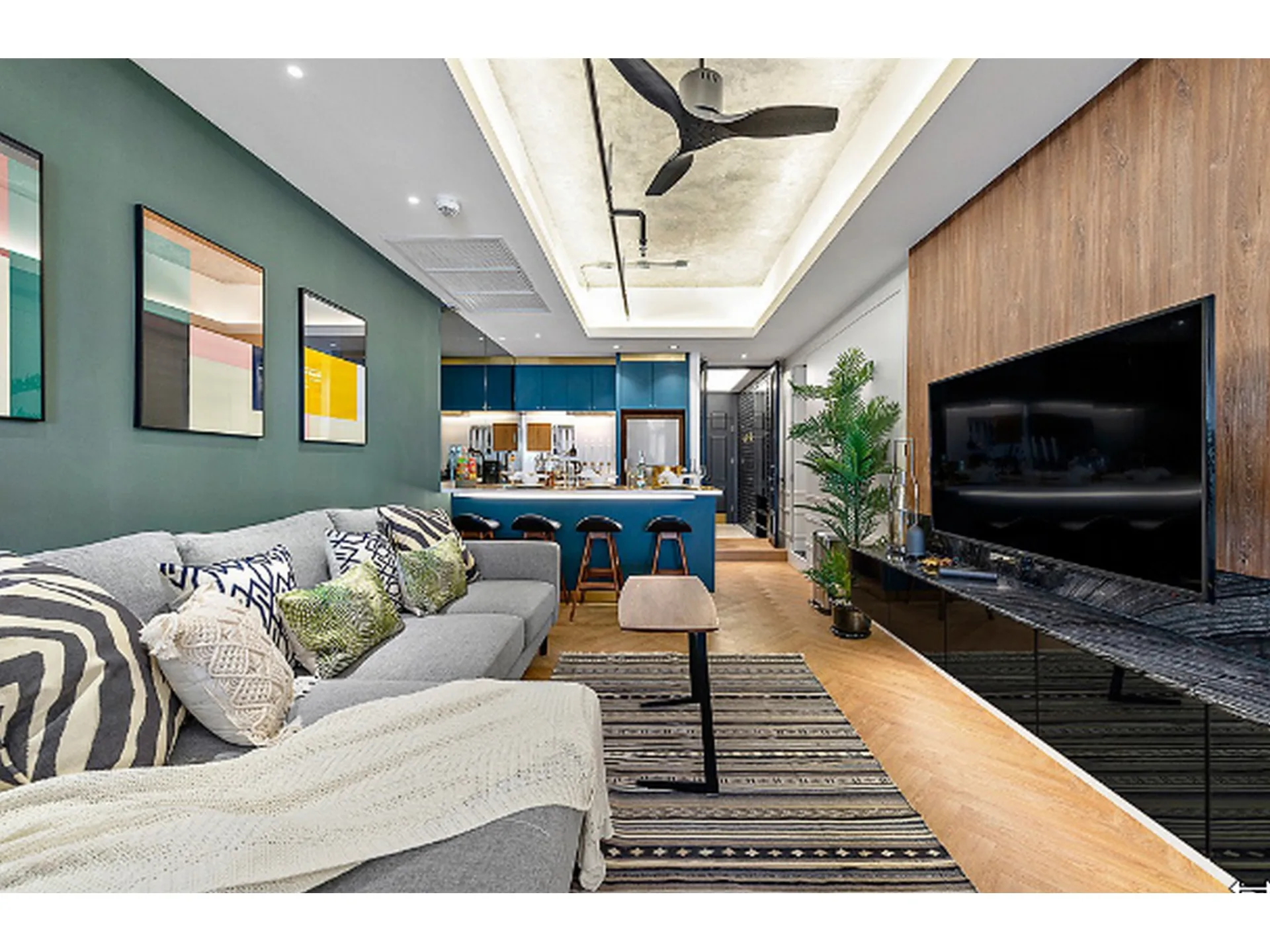 Property photos for State Tower