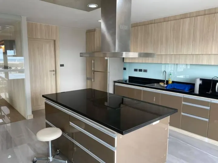 Property photos for State Tower