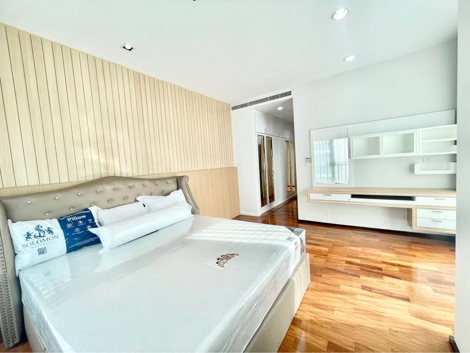 Property photos for Noble Ora