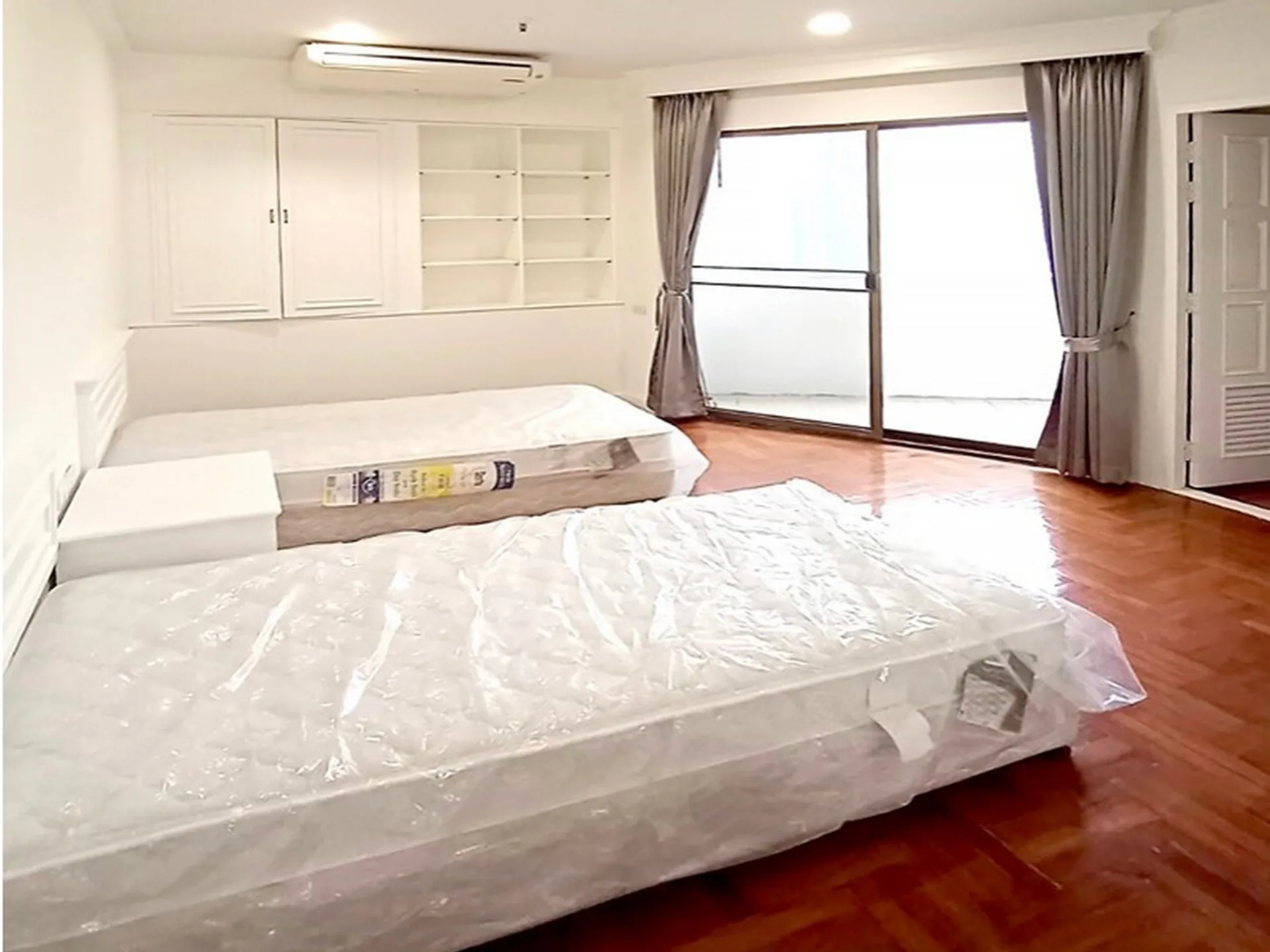 Property photos for Fifty Fifth Tower