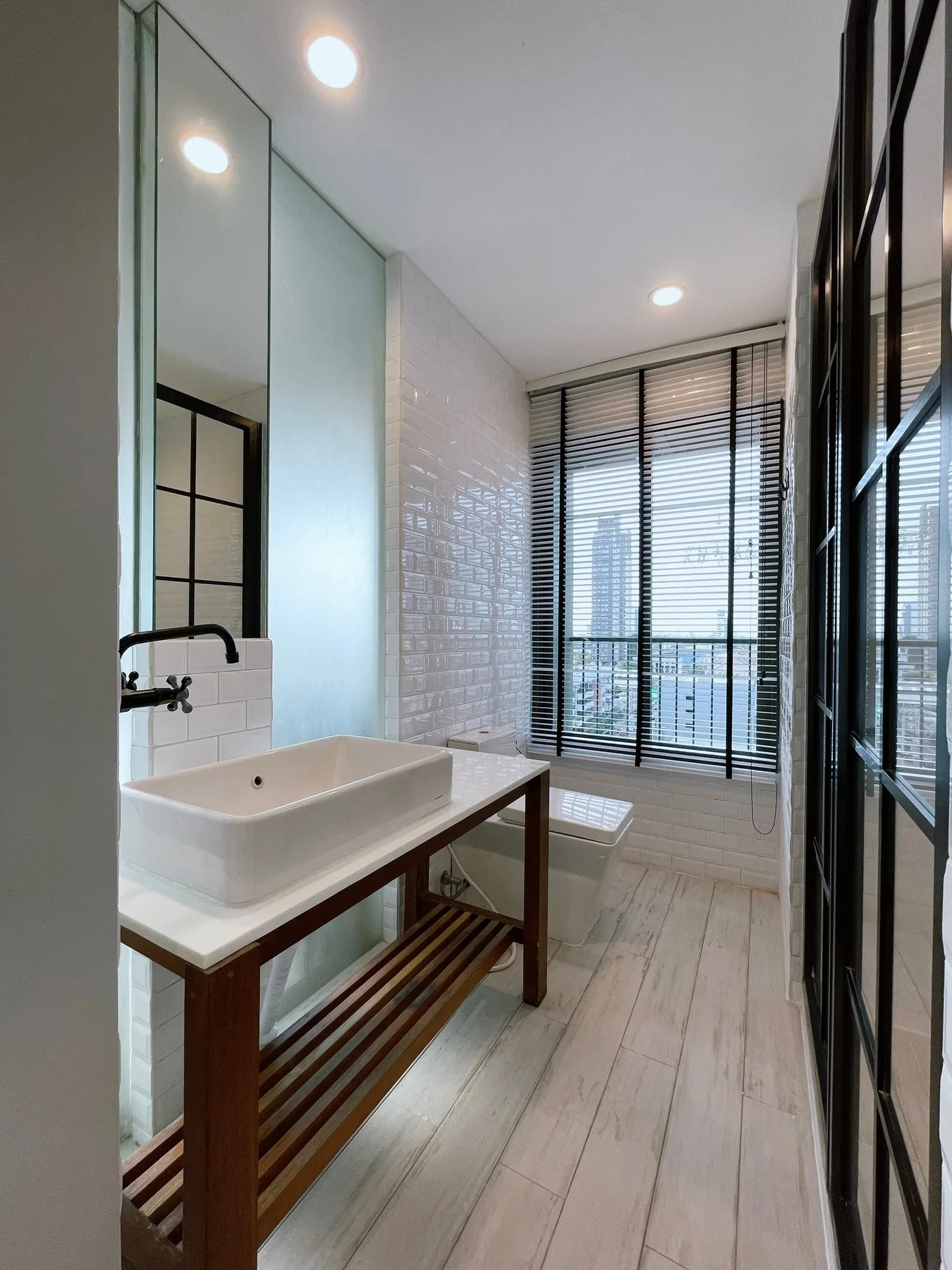 Property photos for Noble Solo