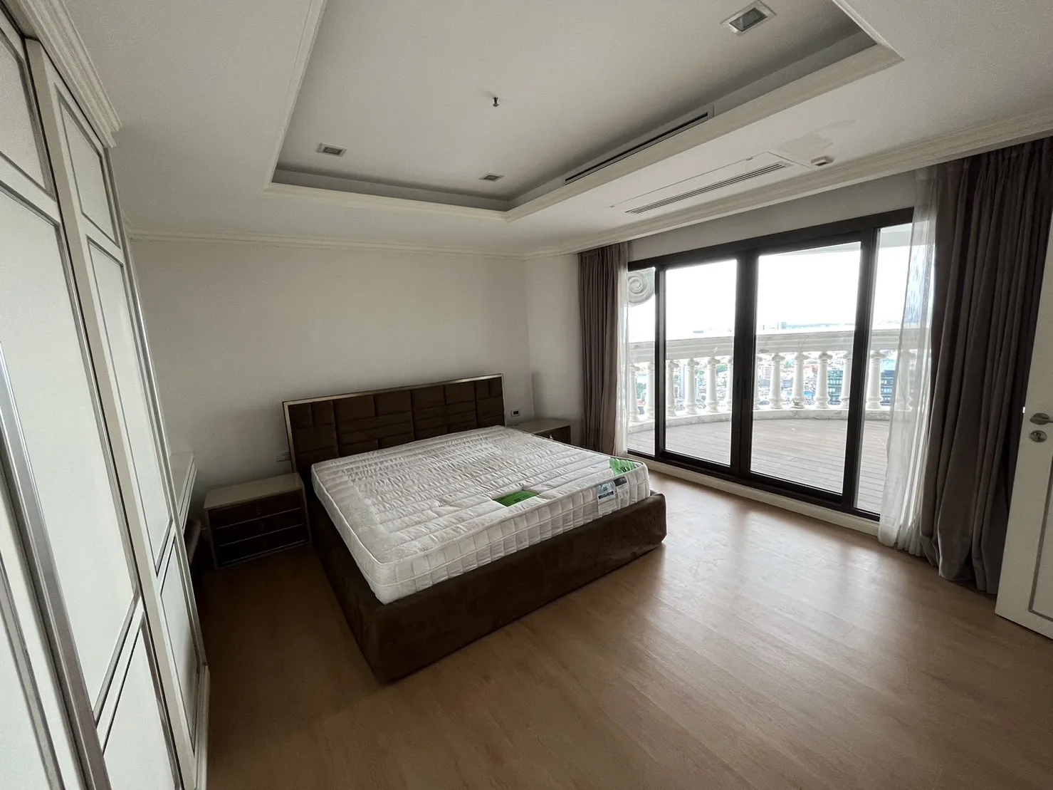 Property photos for State Tower