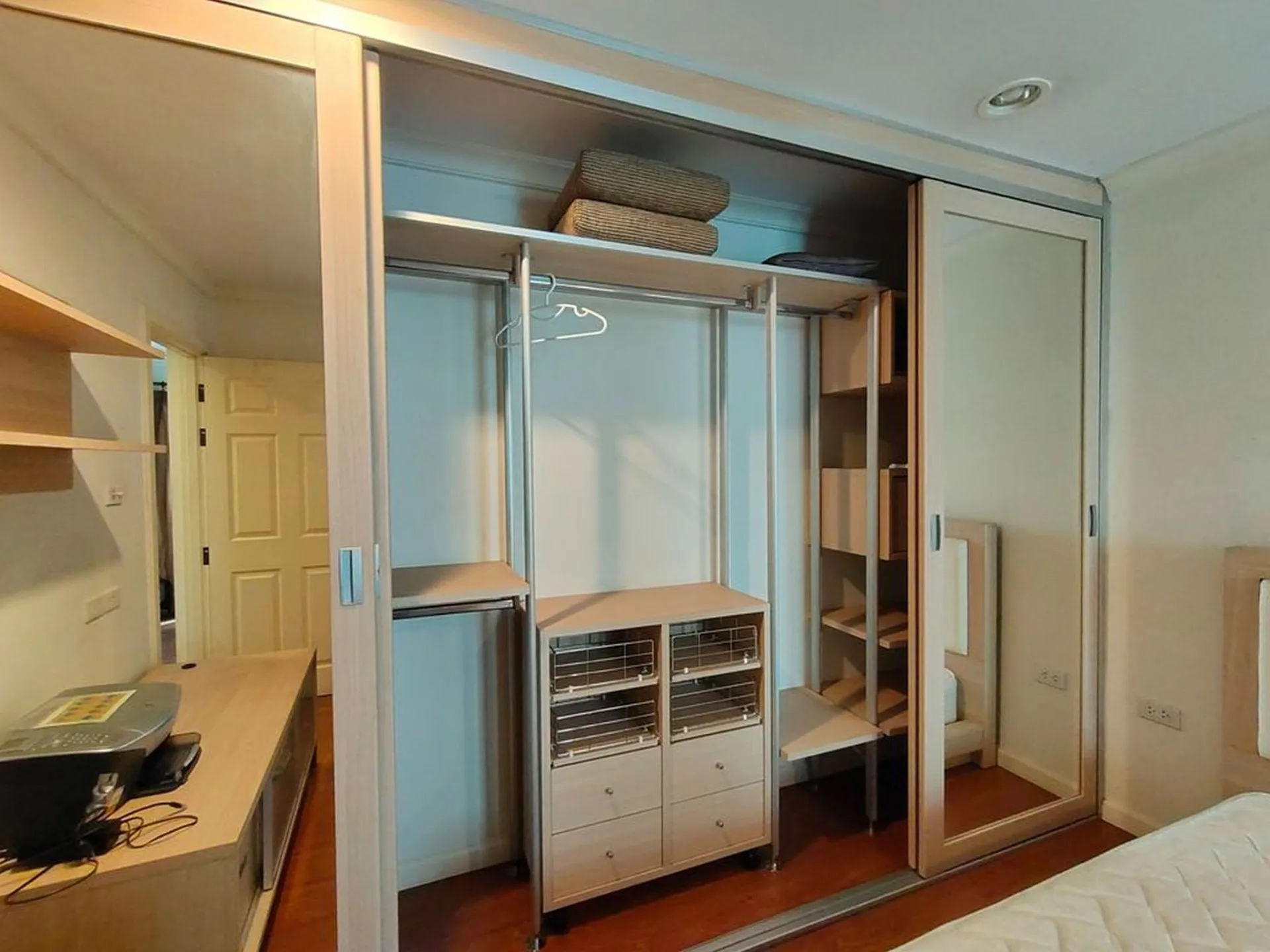 Property photos for Lumpini Suite Sukhumvit 41