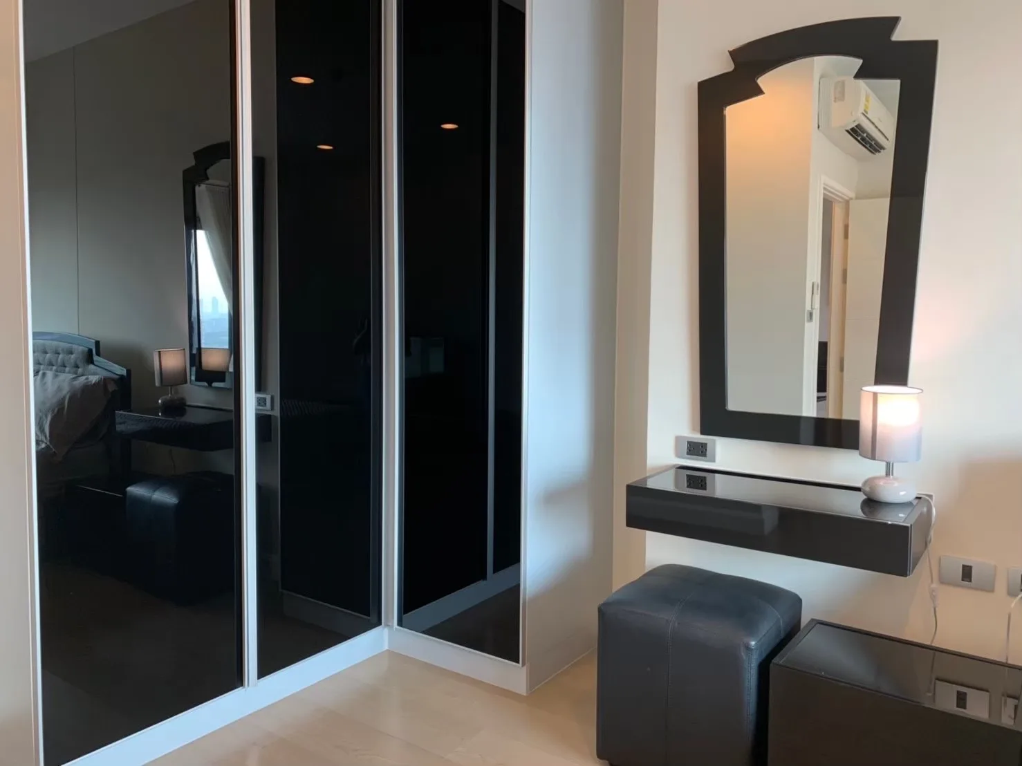 Property photos for The Crest Sukhumvit 34