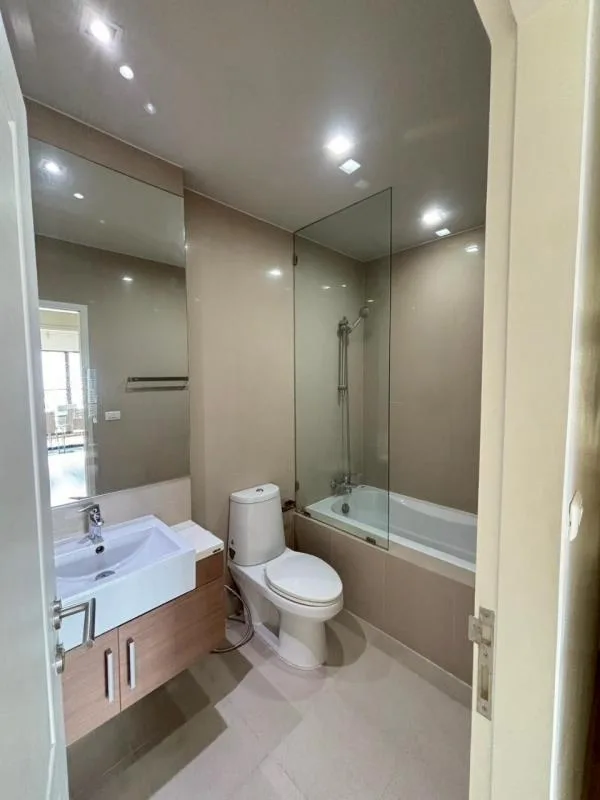 Property photos for Noble Refine