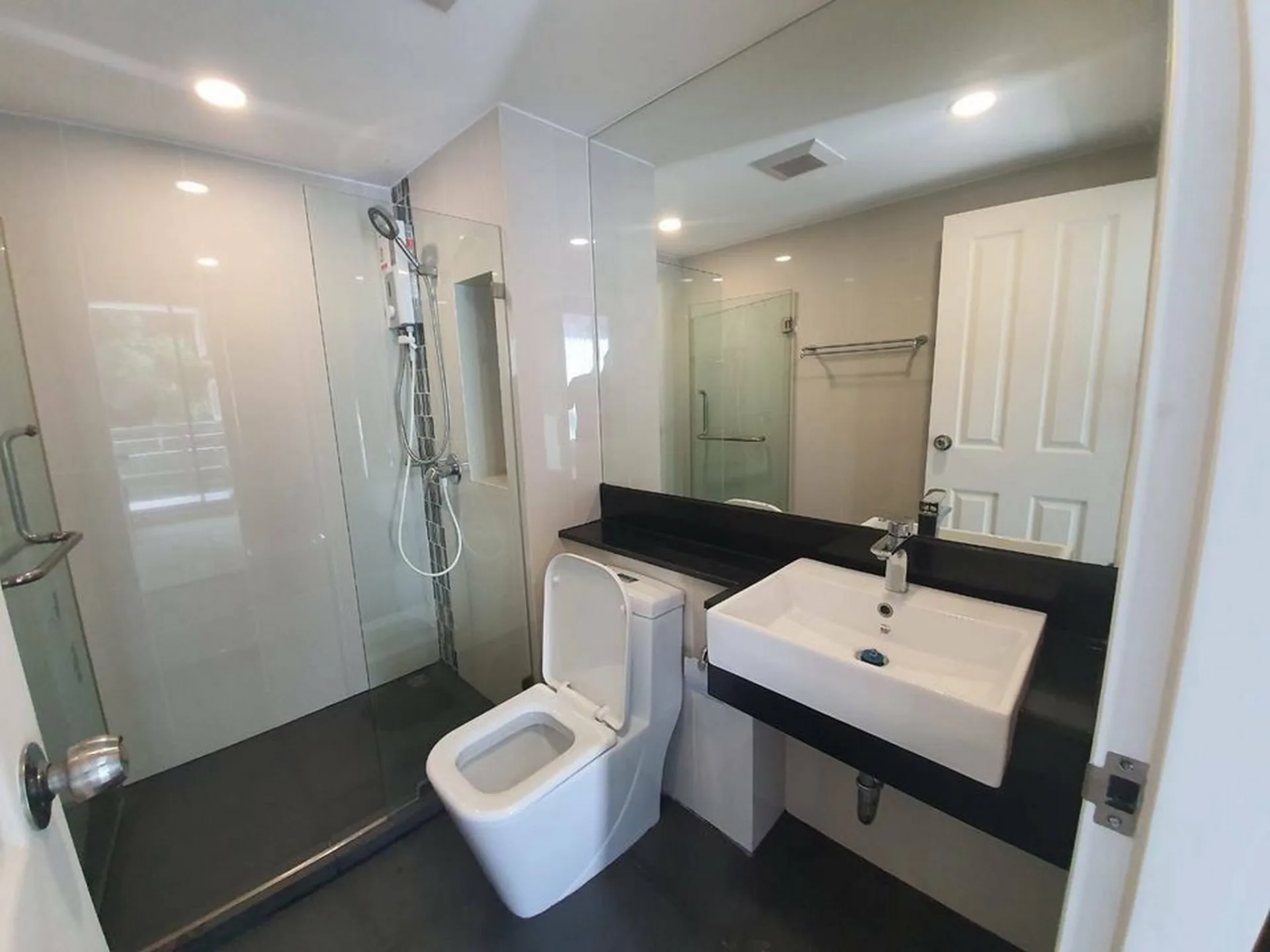 Property photos for Chateau In Town Sukhumvit 64/1