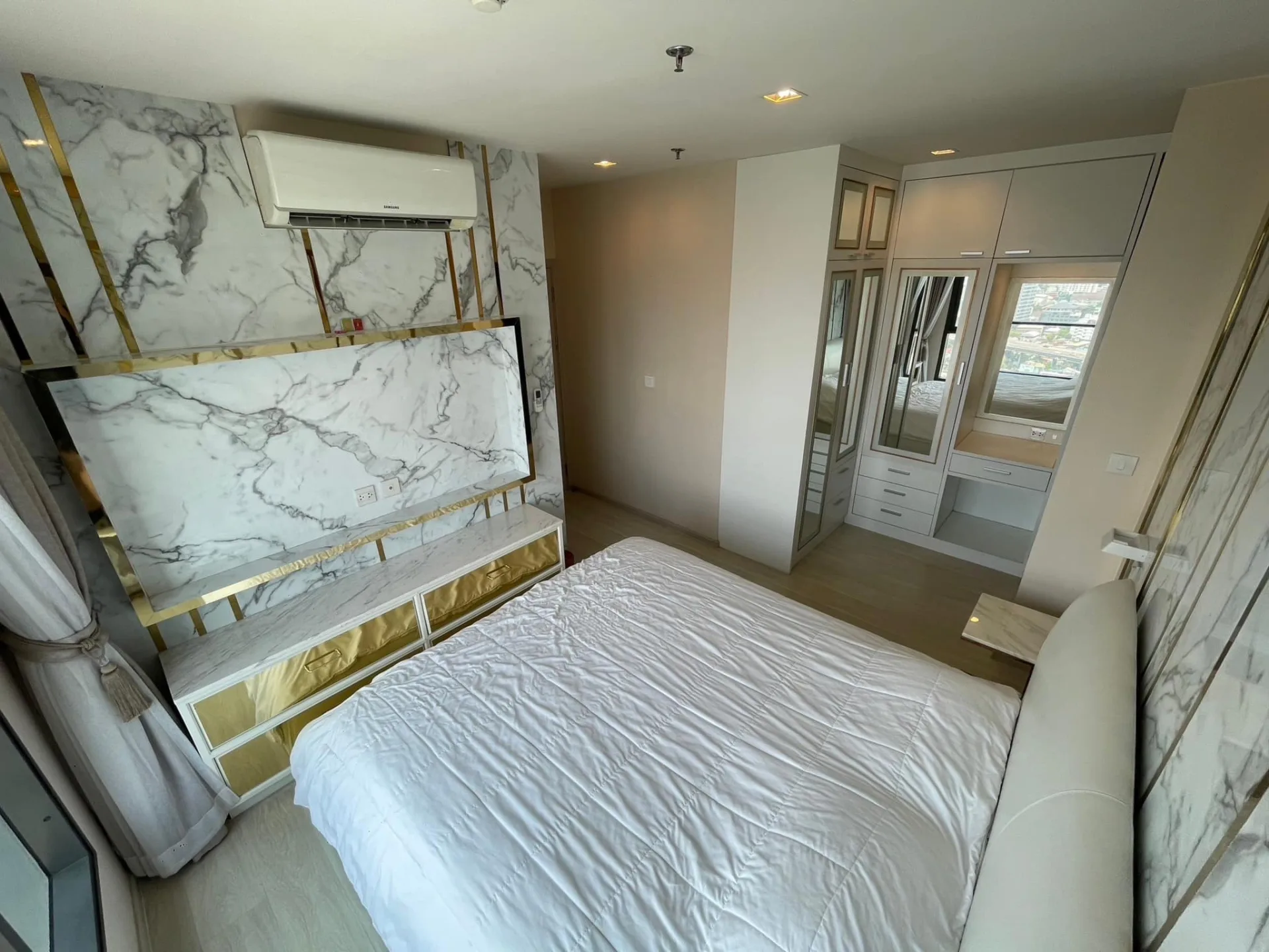 Property photos for Life Sukhumvit 48