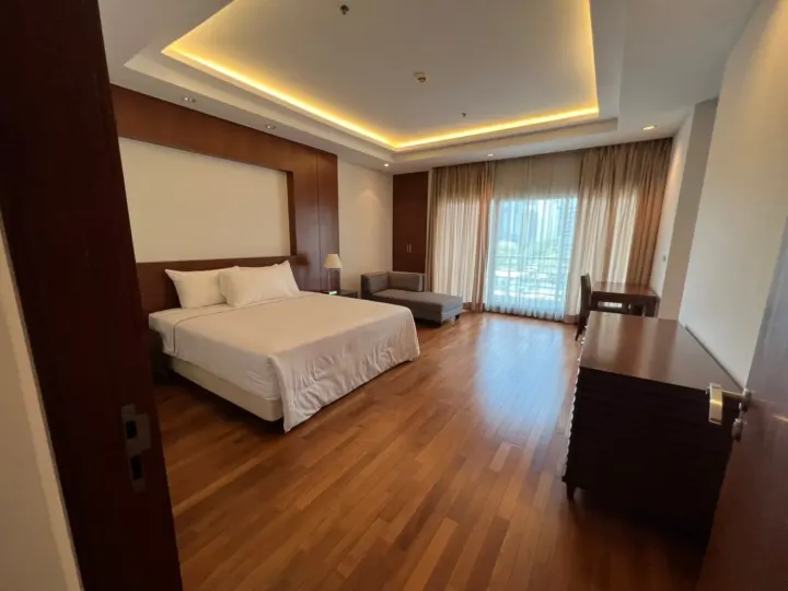 Property photos for Royal Residence Park