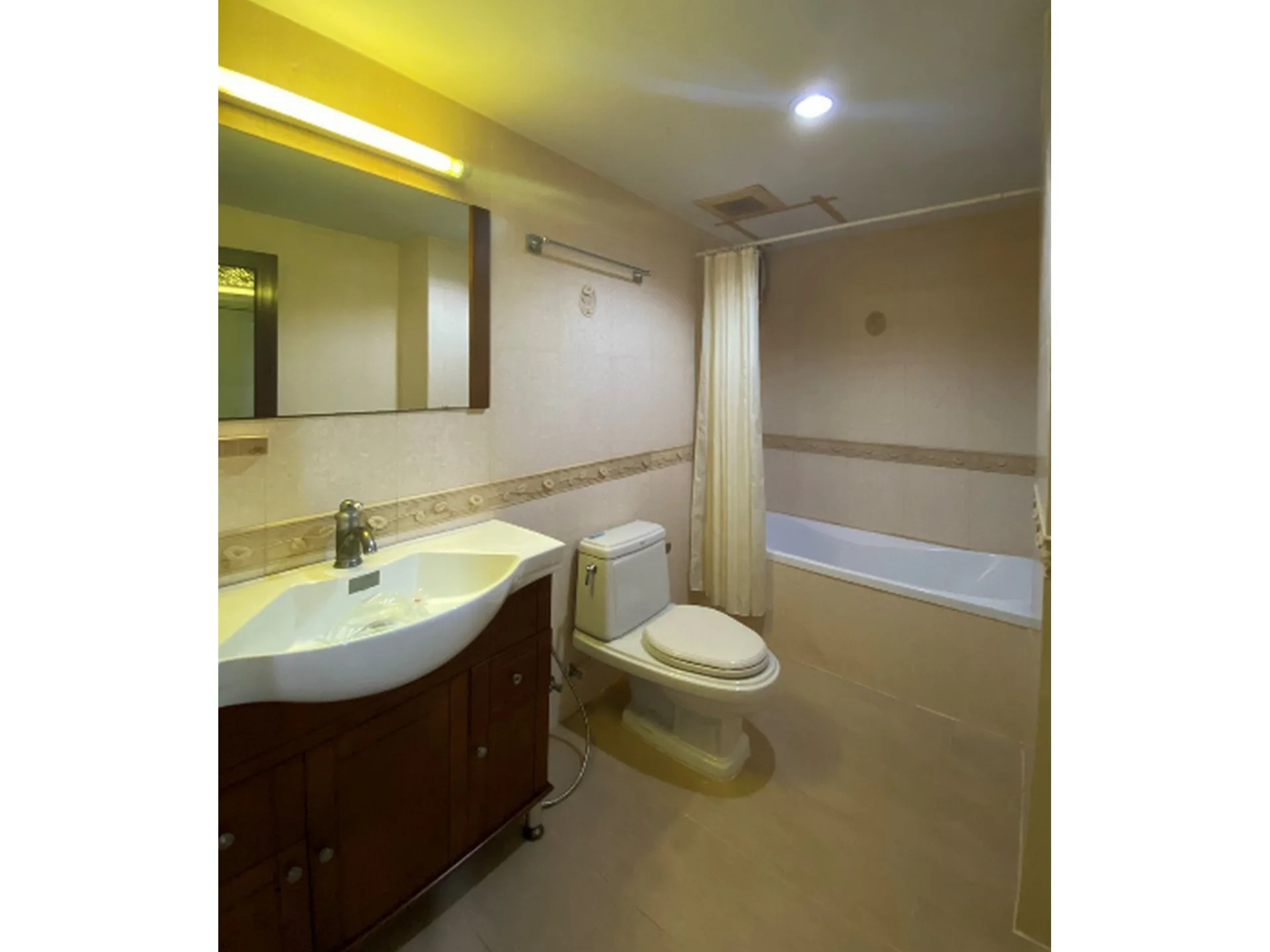 Property photos for Le Celeste Rama 9 - Srinakarin