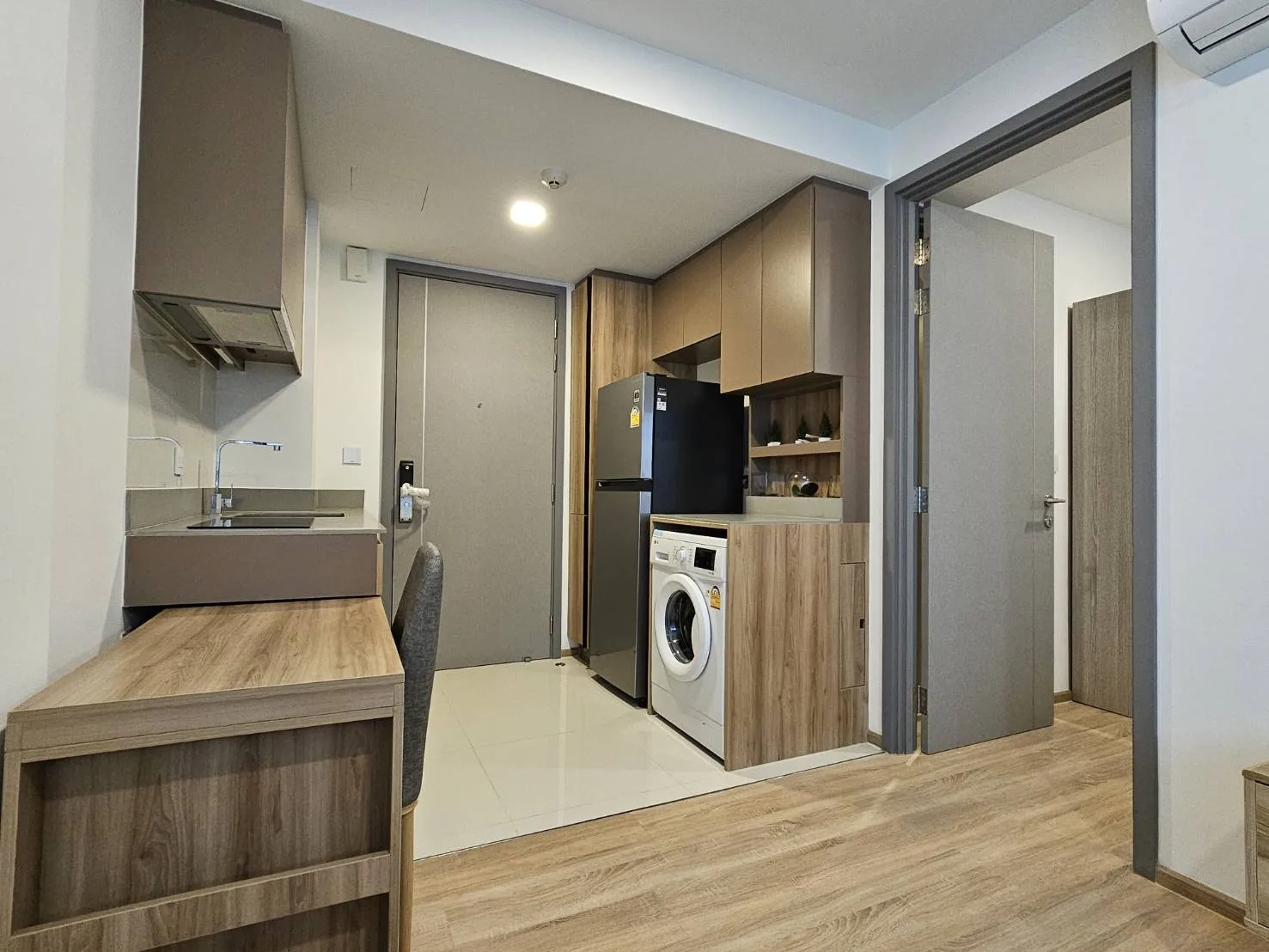 Property photos for Taka Haus Ekamai 12