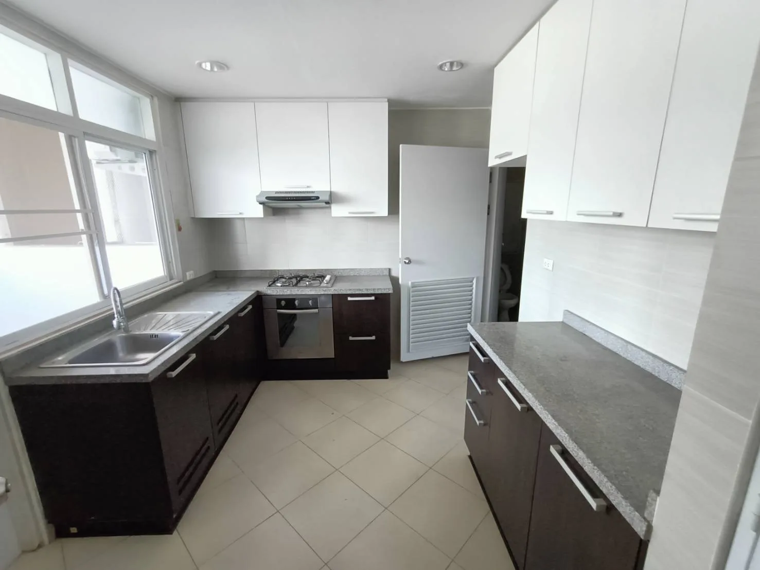 Property photos for Tongtip Mansion