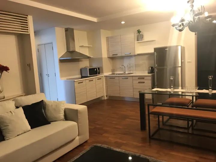 Property photos for Siri On 8