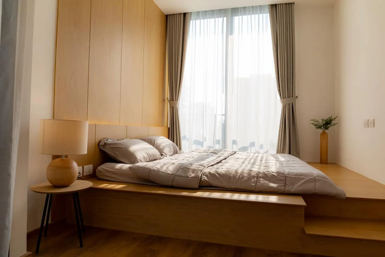 Property photos for Noble BE 33