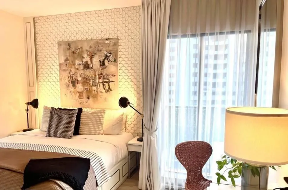Property photos for Noble Refine
