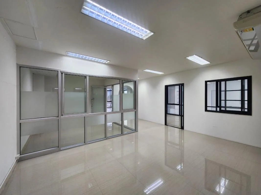 Property photos for Mahatun Rama 3