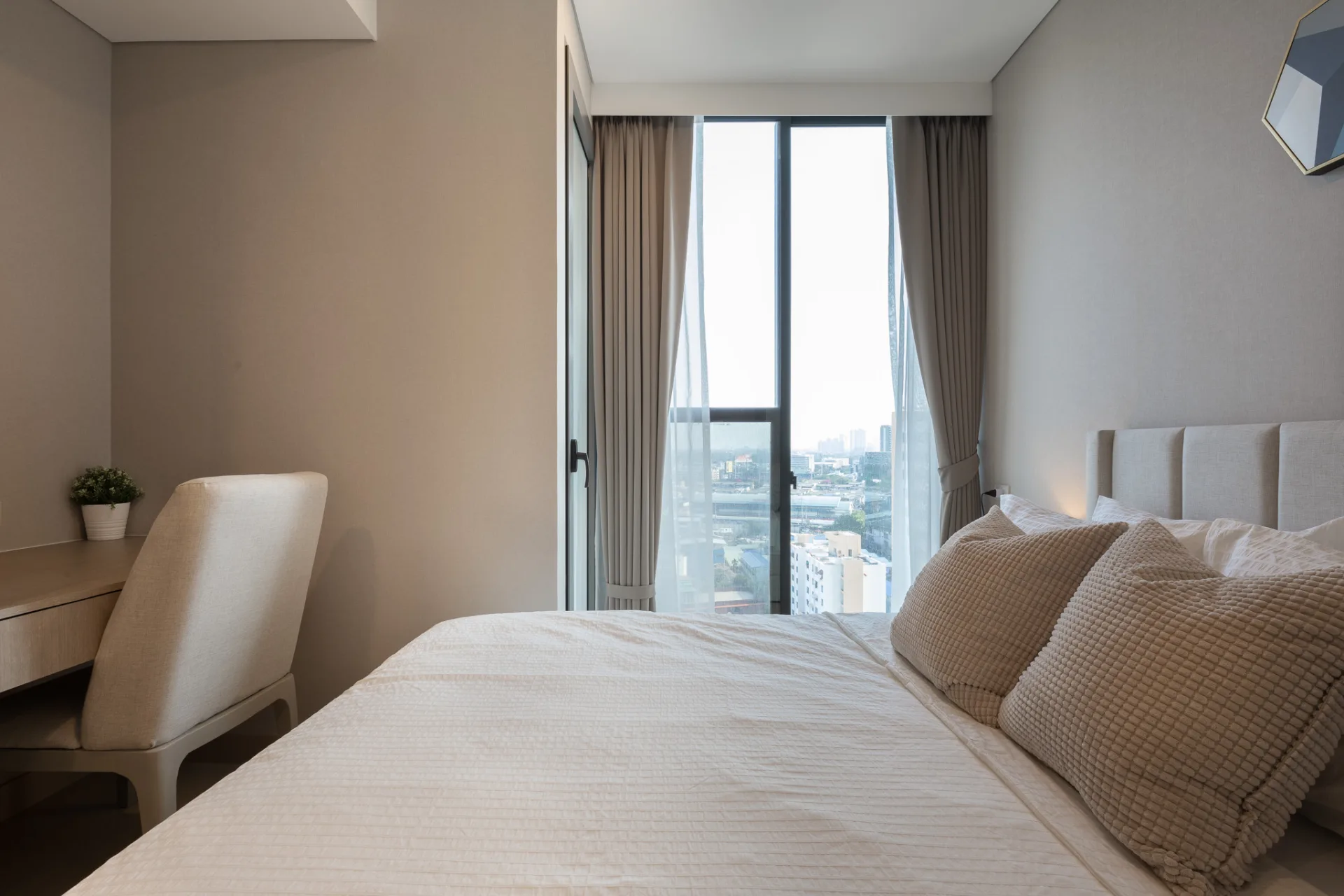Property photos for Siamese Exclusive Queens
