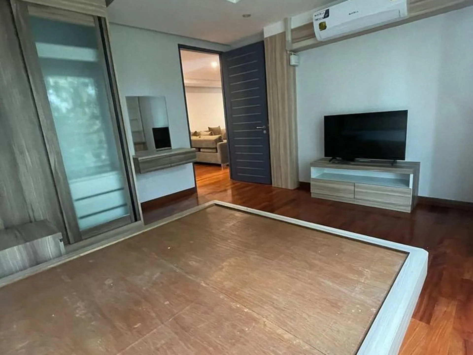 Property photos for L3 Avenue