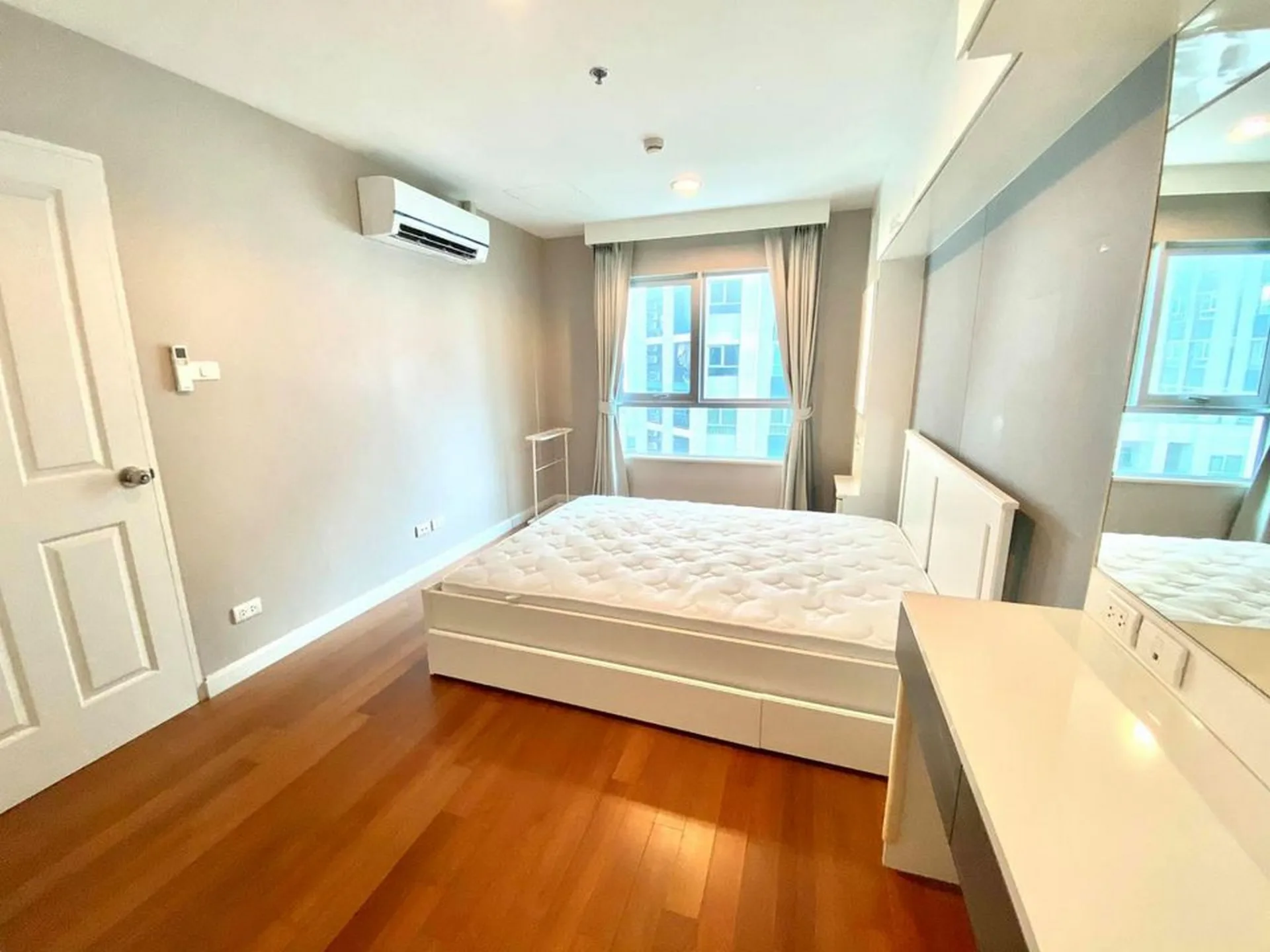 Property photos for Belle Grand Rama 9