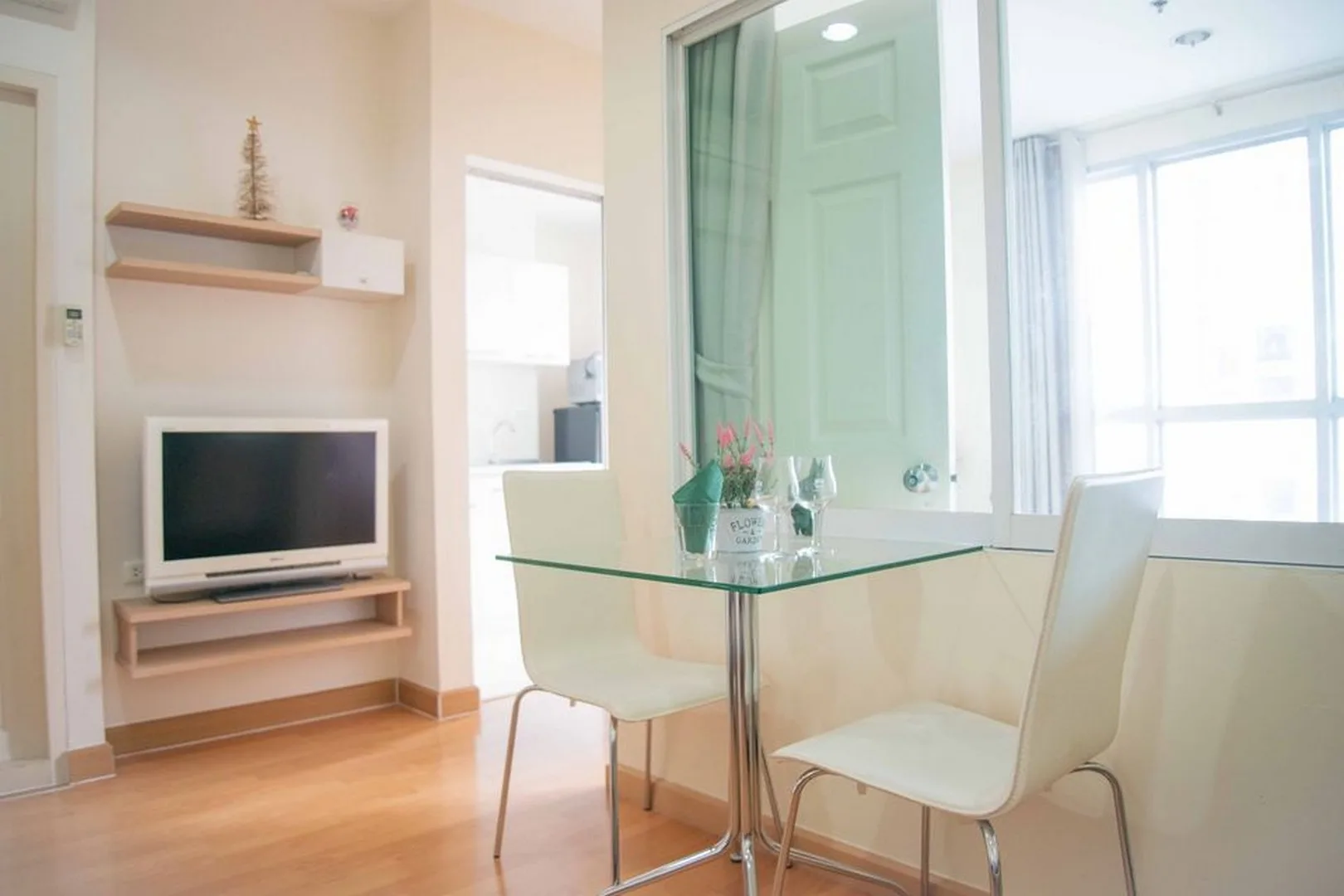 Property photos for Life @ Phahon - Ari