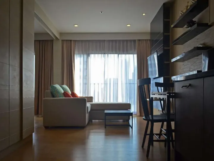Property photos for Noble Refine