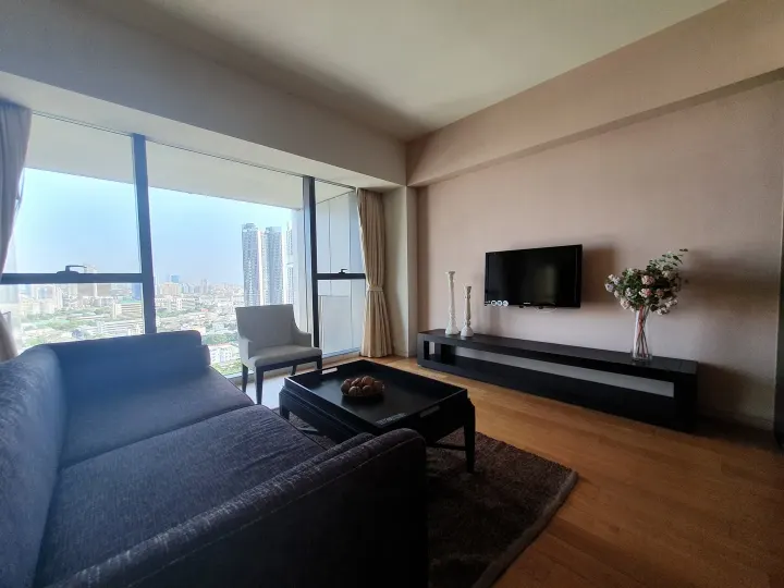 Property photos for The Met