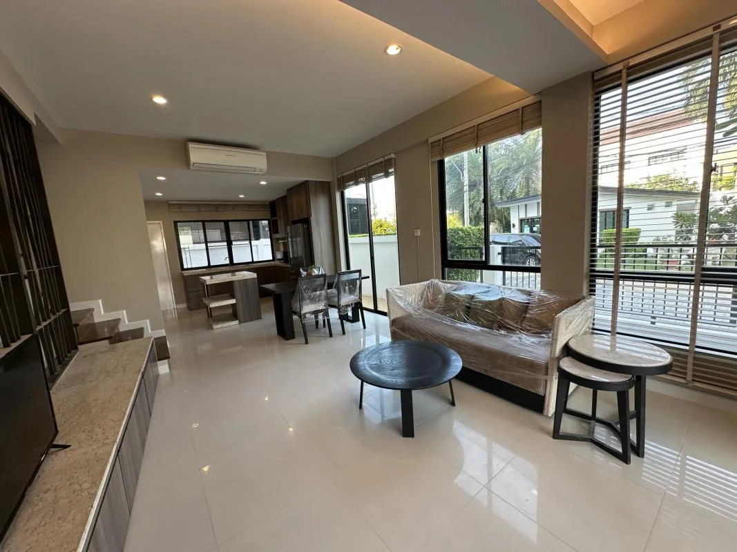 Property photos for Bless Town Sukhumvit 50