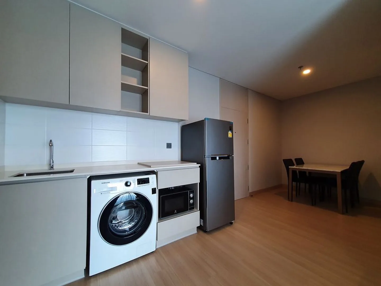 Property photos for Lumpini Suite Phetchaburi - Makkasan