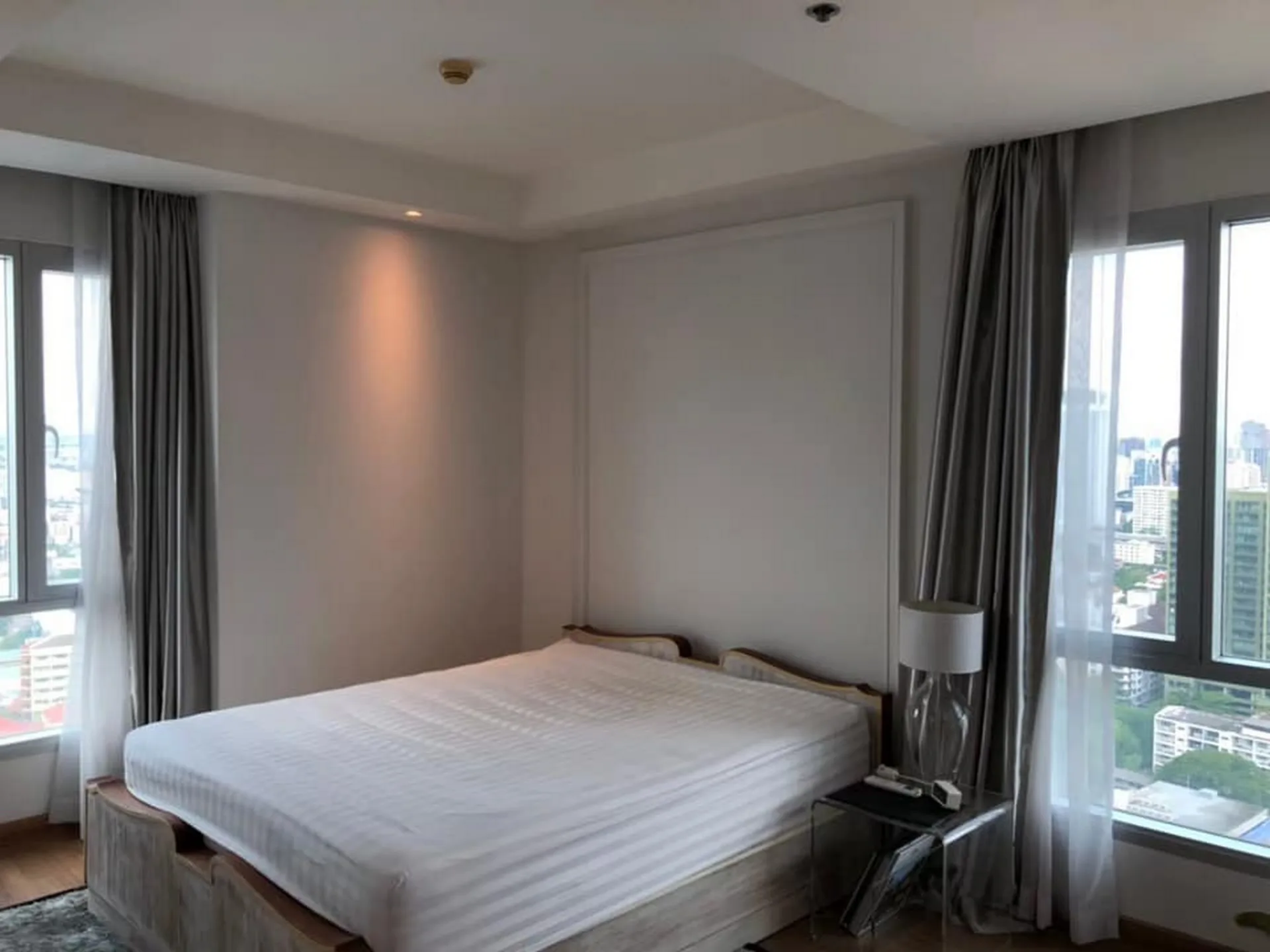 Property photos for Thru Thonglor