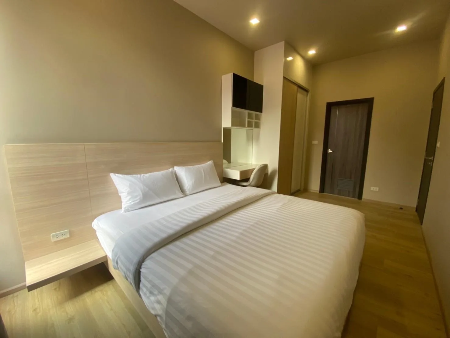 Property photos for Quartz Residence