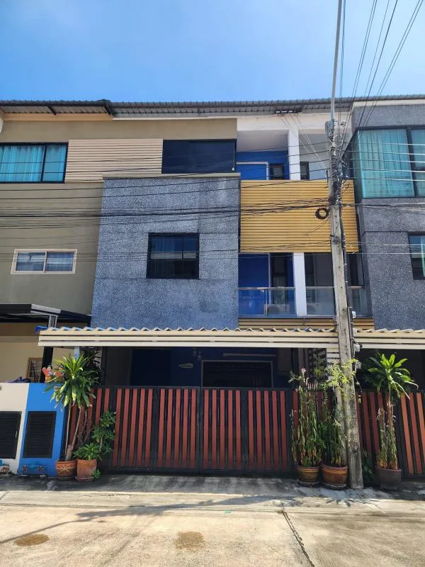 Property photos for Sarin Wiz Sukhumvit 107