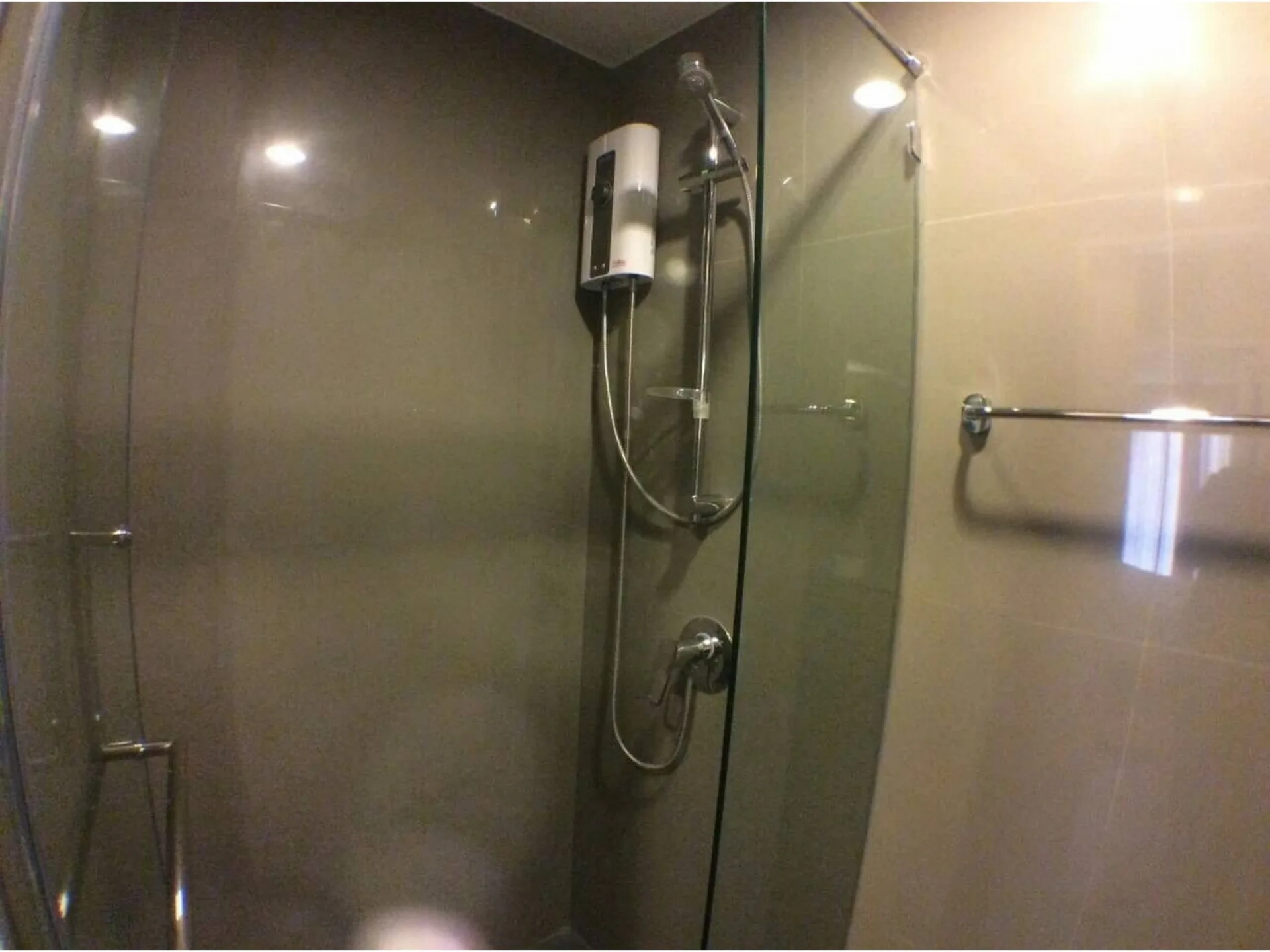 Property photos for The Crest Sukhumvit 34