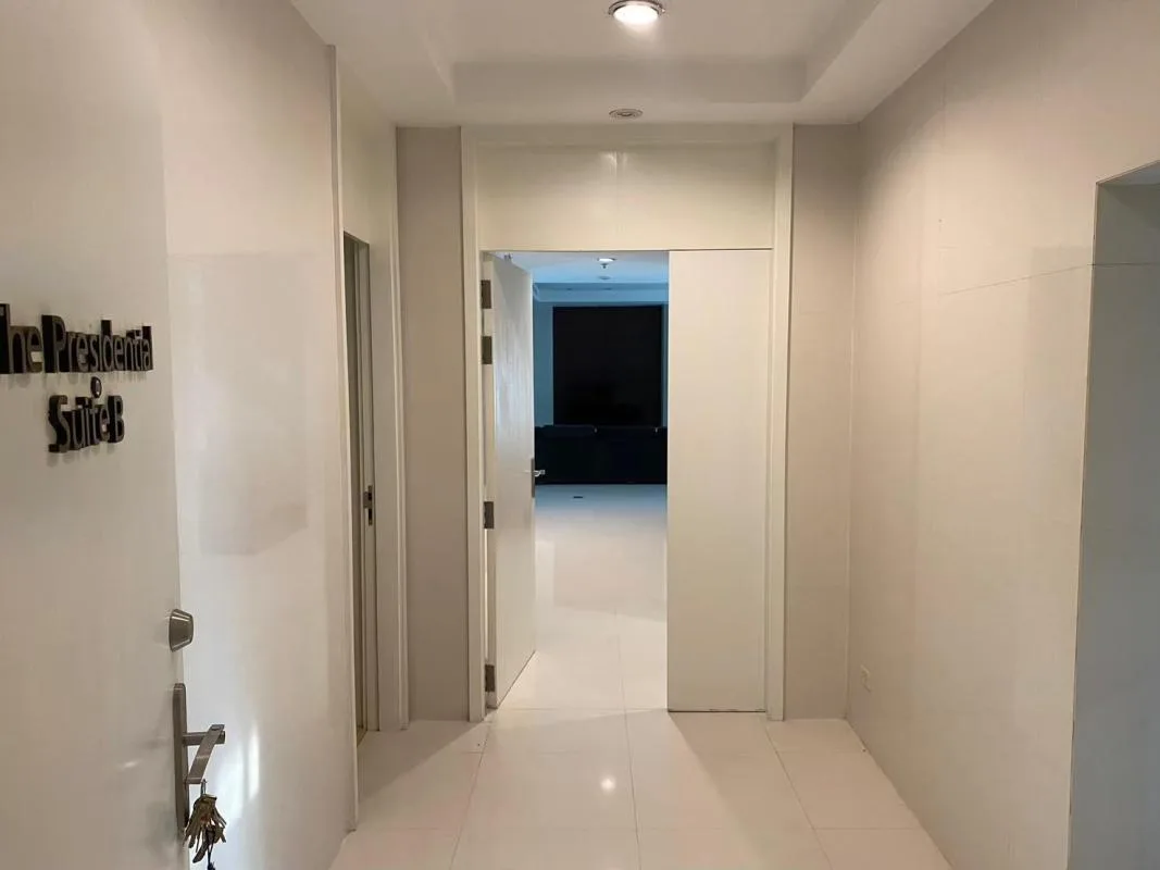 Property photos for Royal Residence Park