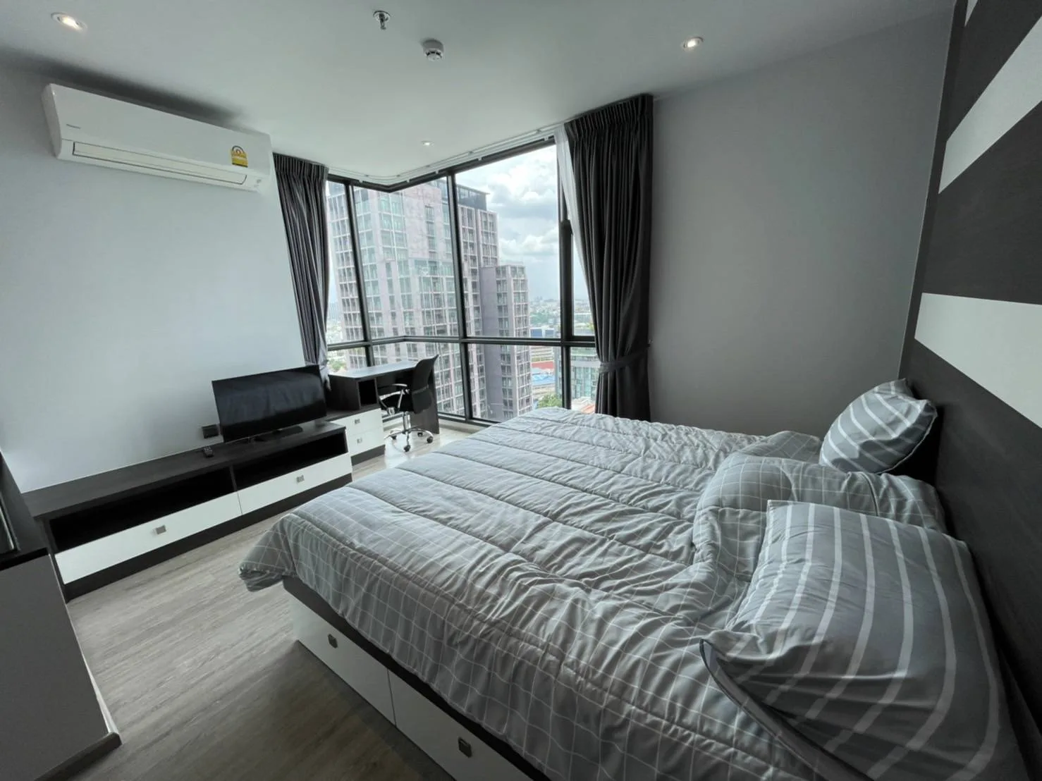 Property photos for Rhythm Ekkamai