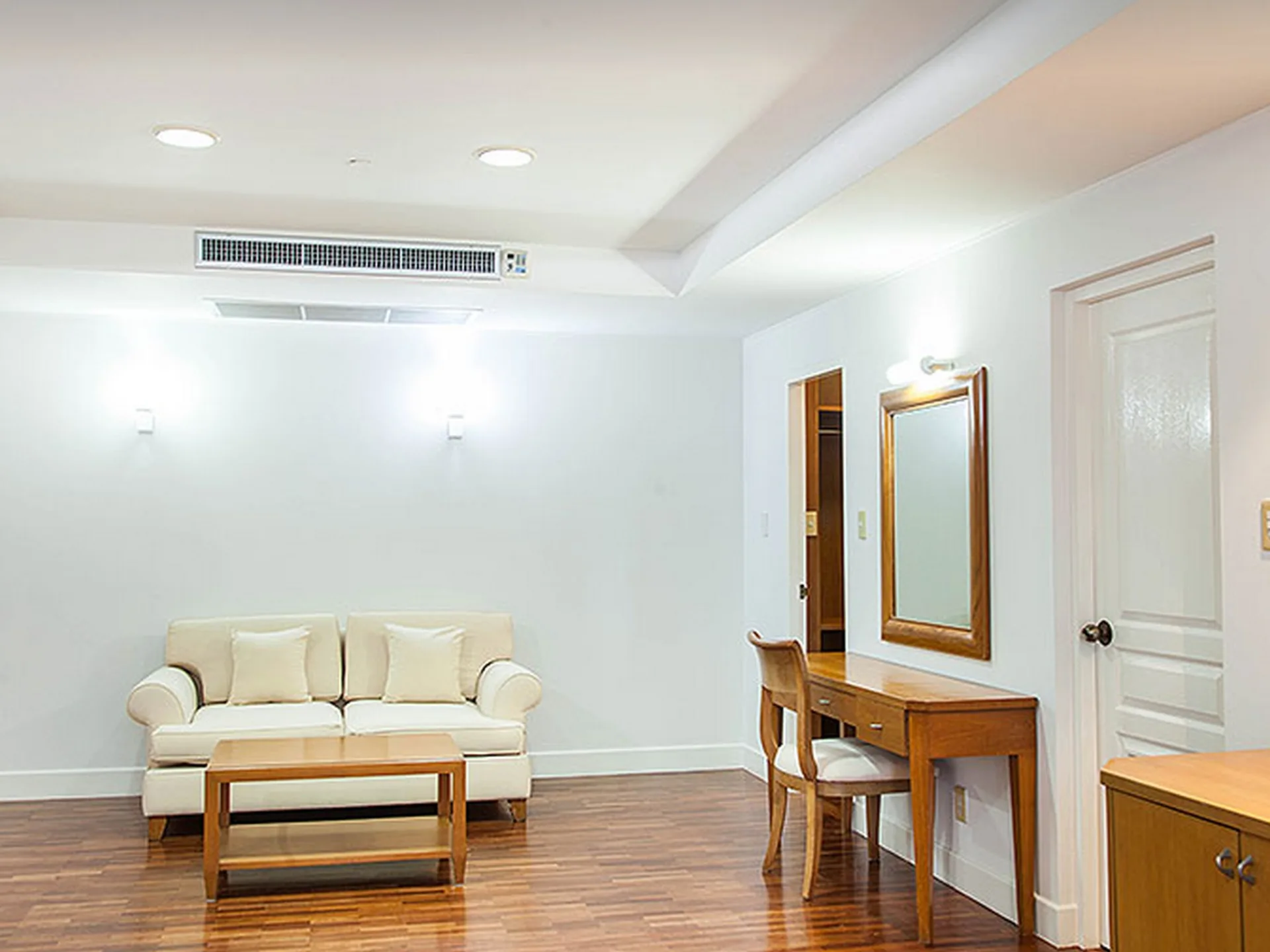 Property photos for Krungthep Thani Tower