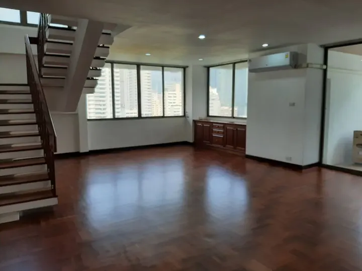 Property photos for Sriratana Mansion 1