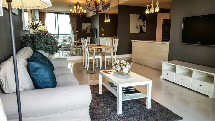 Property photos for Aguston Sukhumvit 22