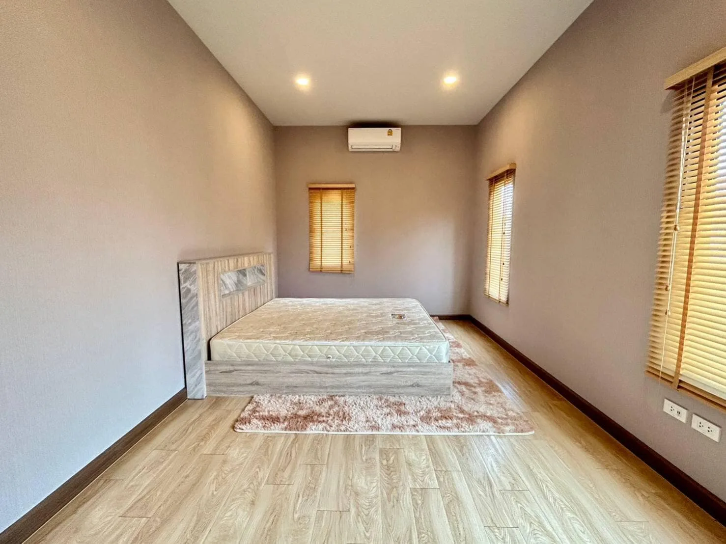 Property photos for Grand Britania Wongwaen Ramindra