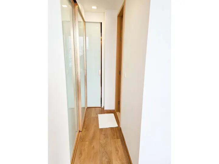 Property photos for Noble BE 33