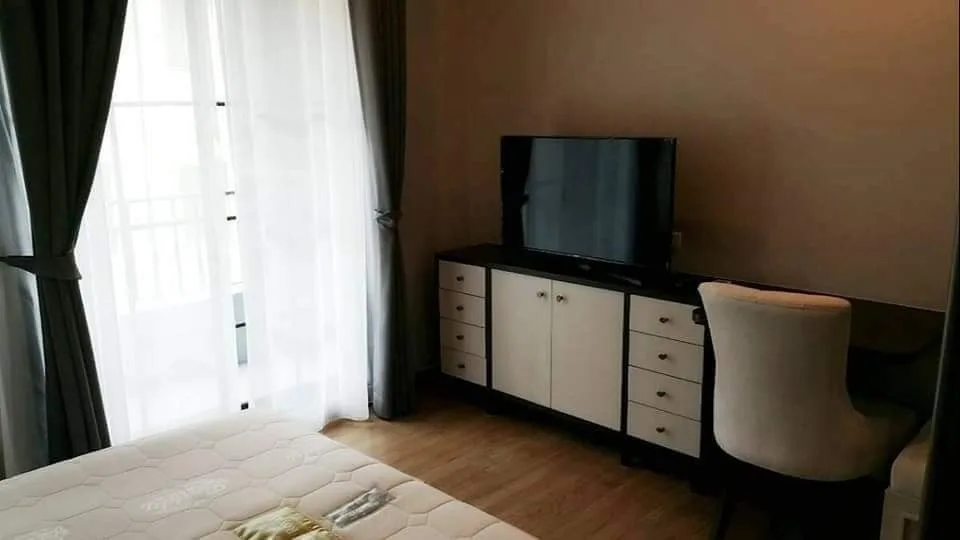 Property photos for The Reserve - Kasemsan 3