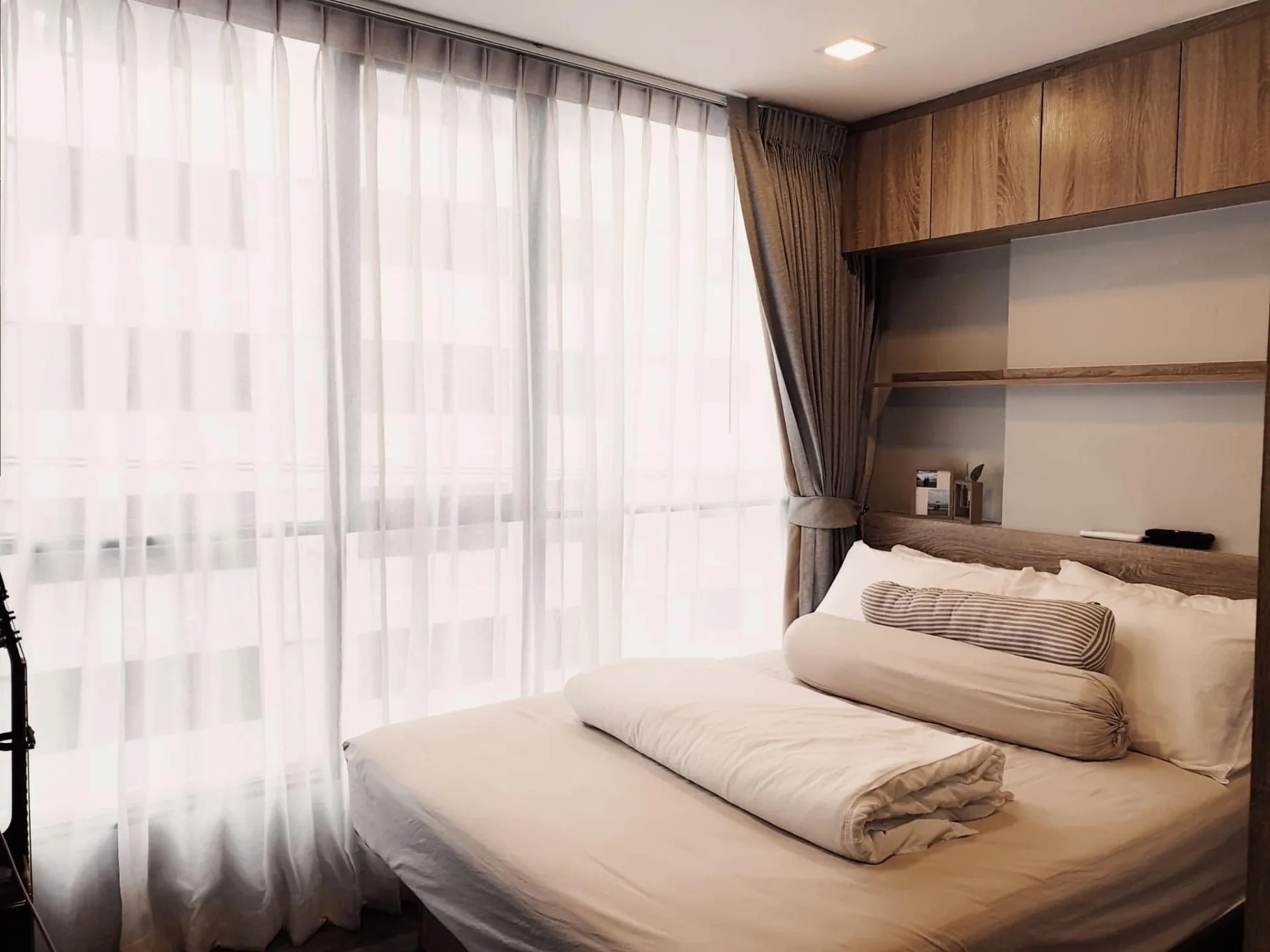 Property photos for Brown Condo Huaikwang