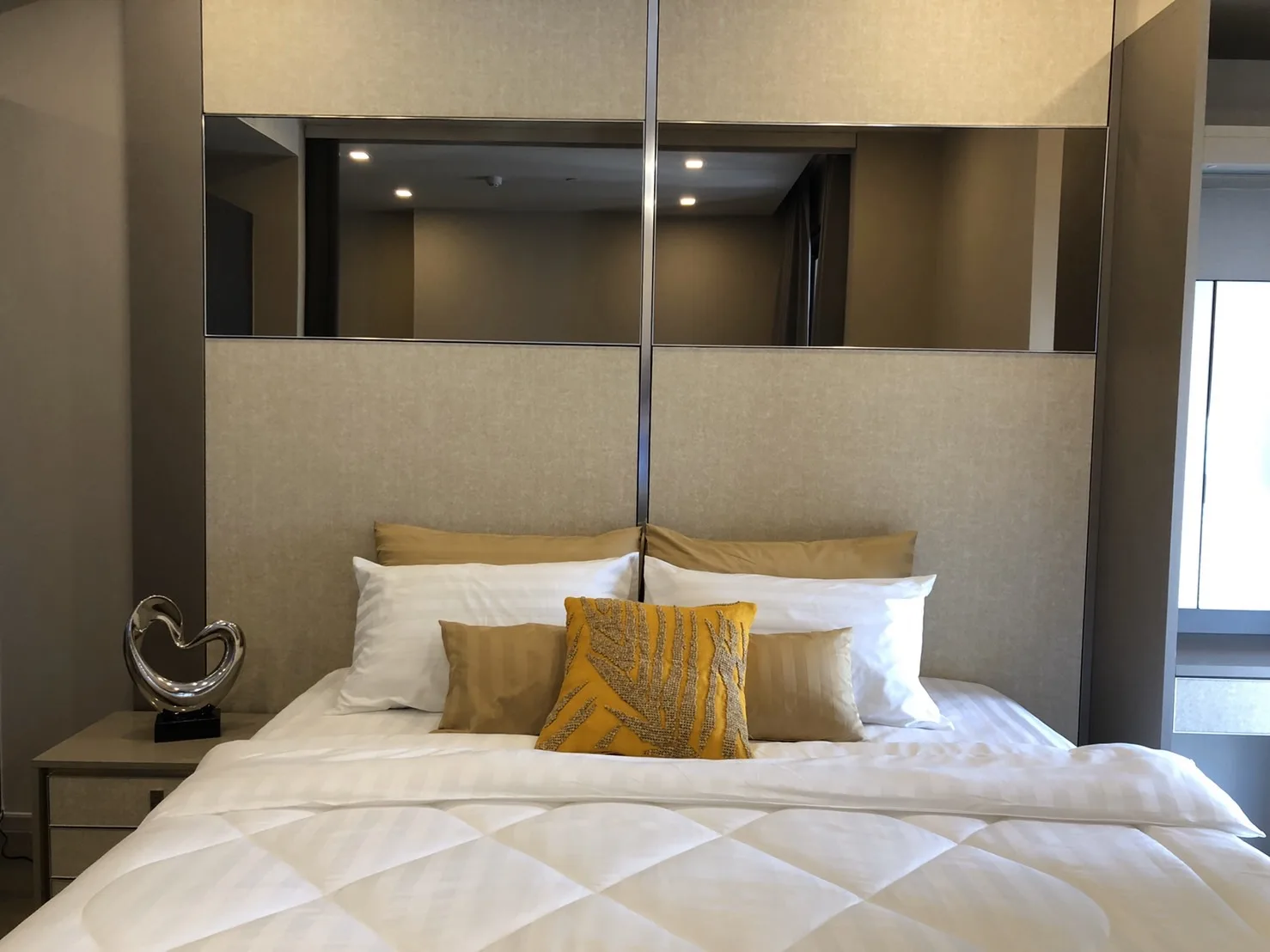 Property photos for Ashton Asoke