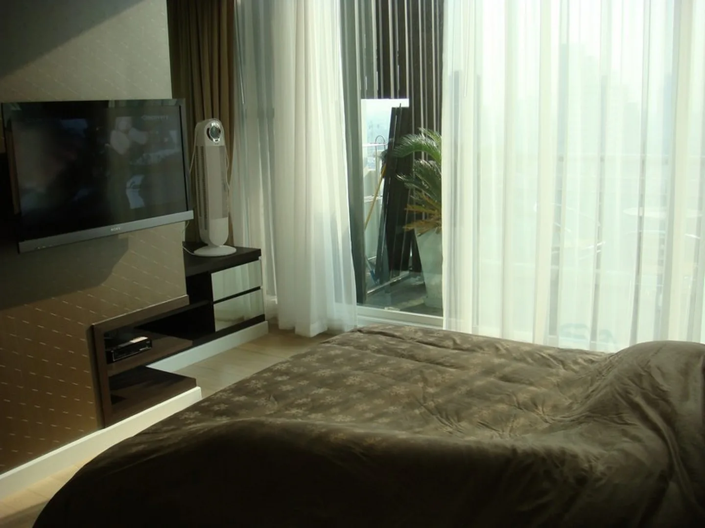 Property photos for Eight Thonglor Residence