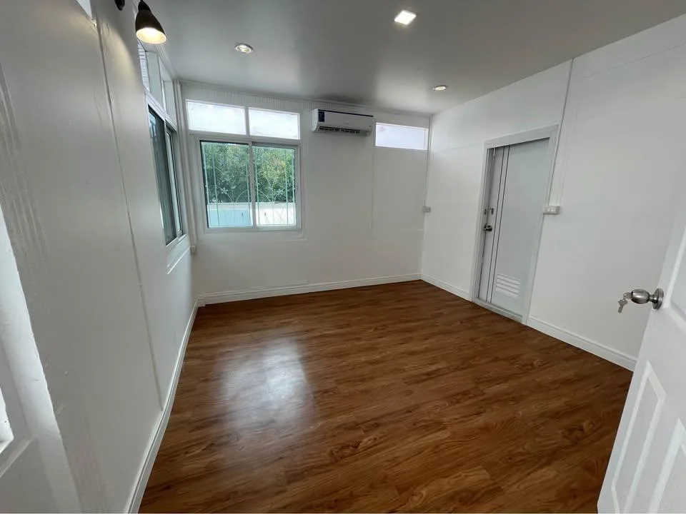 Property photos for Townhouse Soi Yen Akat 3