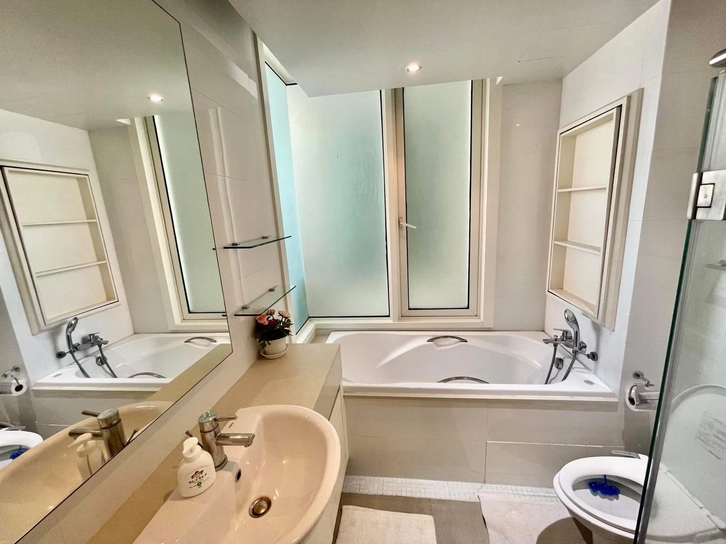 Property photos for Siri Residence