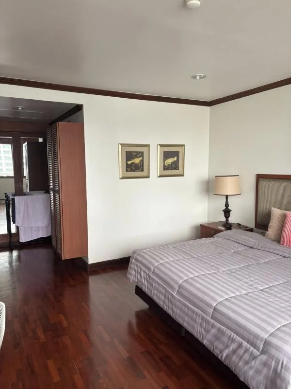 Property photos for Lake Avenue 16