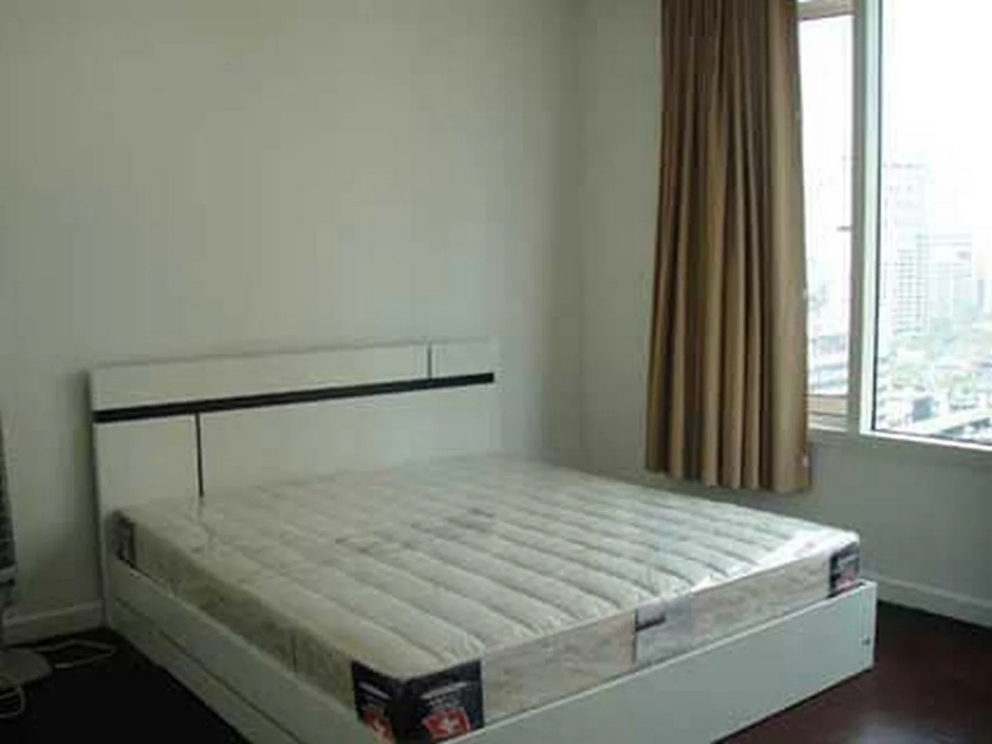 Property photos for MANHATTAN CHIDLOM